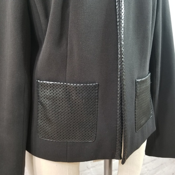 Darbie + Luke black open front blazer Career - Picture 3 of 7